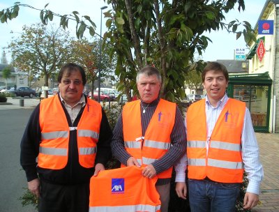 Présentation des gilets fournis par AXA